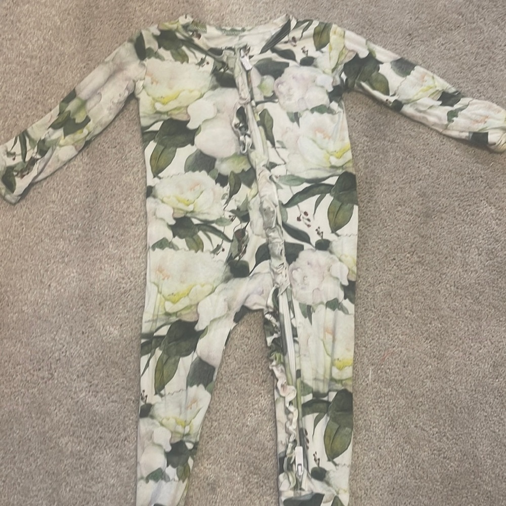 Little Bum Bums Ruffled Zippered Footie